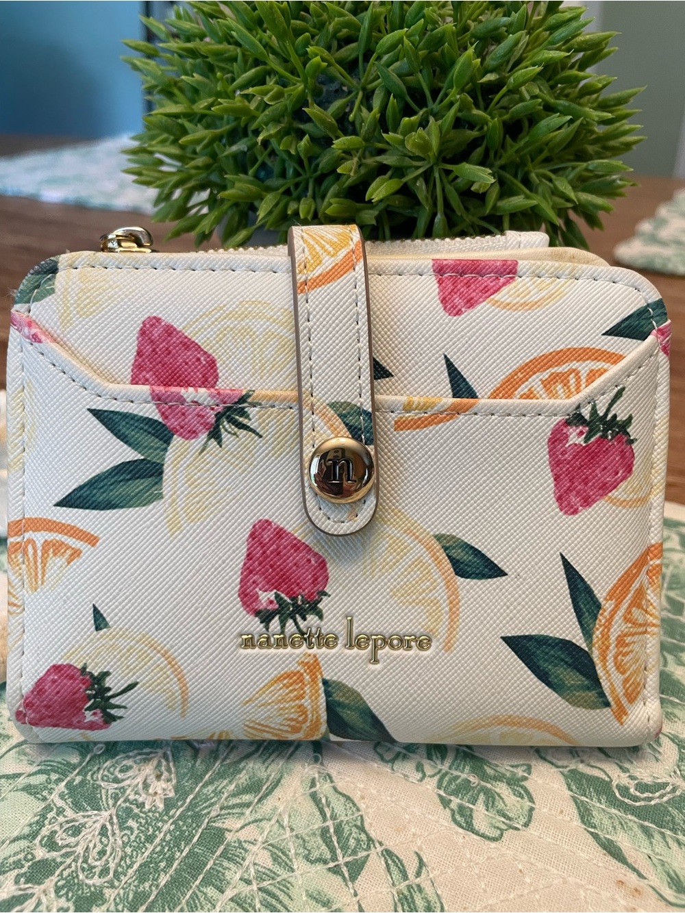 Nanette Lepore compact Wallet